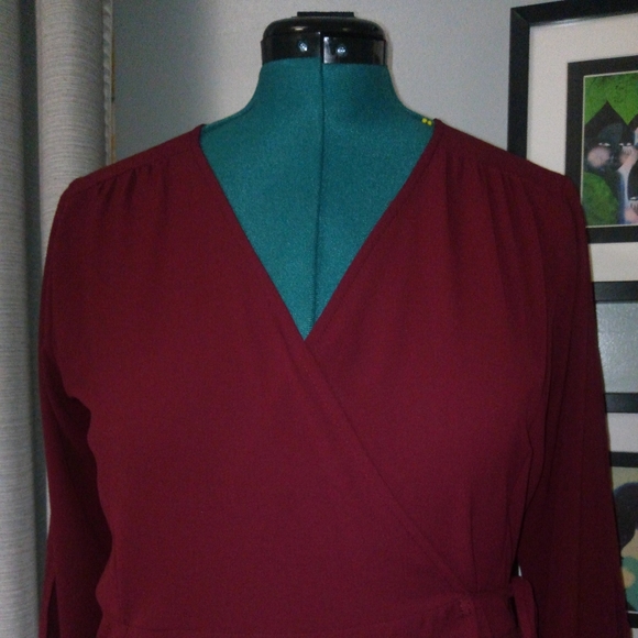 Monteau Wrap Dress With Peek A Boo Slit Sleeves Sz L NWT - Picture 9 of 14